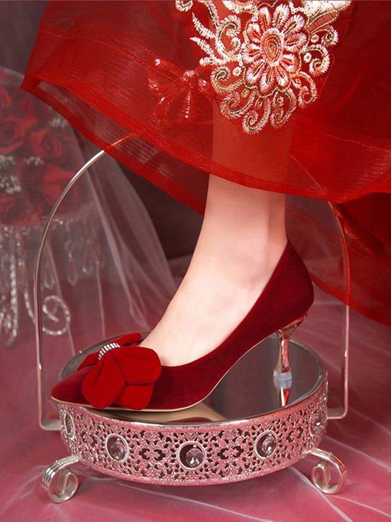 حذاء نسائي بكعب عالٍ بمقدمة مدببة باللون الأحمر الخمري لحفلات الزفاف/إشبينات العروس مع نعل ناعم مضاد للانزلاق وملاءمة مريحة، مناسب للربيع والخريف